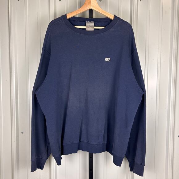 Nike Silver Tag 00s Spellout Embroidered XL Essential Crewneck - Picture 1 of 6